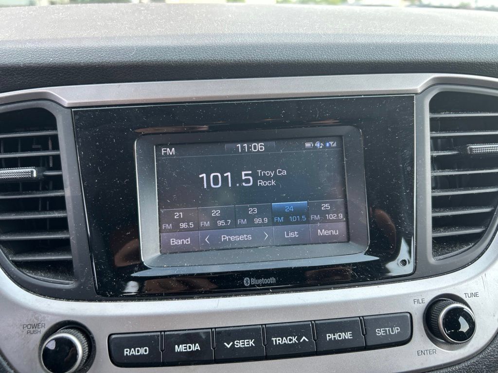 Used 2019 Hyundai Accent SE FWD image 14