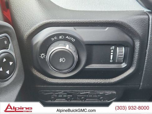 Used 2024 Jeep Wrangler Unlimited Sport AWD/4WD image 30