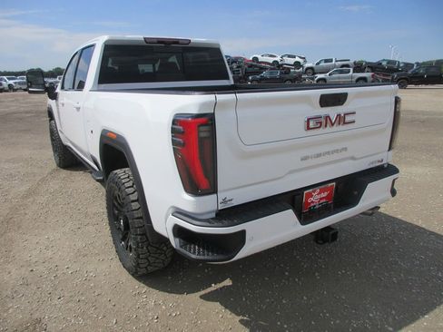 New 2026 GMC Sierra 2500 AT4 w/ AT4 Premium Plus Package AWD/4WD image 11