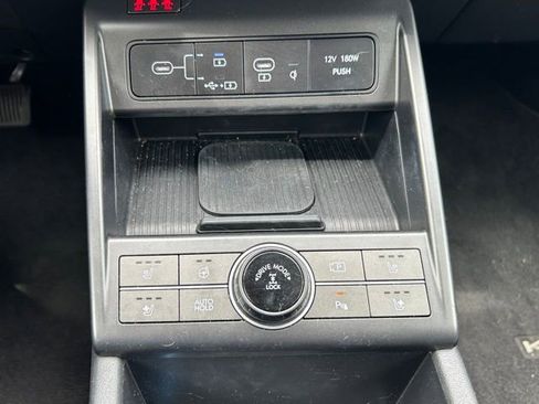 Used 2024 Hyundai Kona Limited image 24