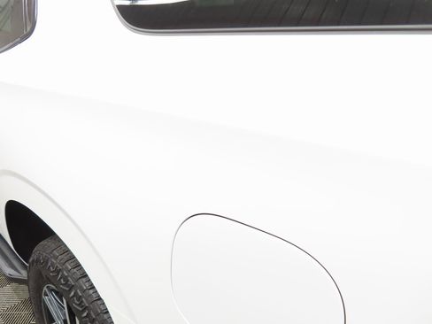 Used 2024 GMC Yukon AT4 image 42