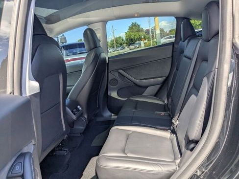 Used 2021 Tesla Model Y Performance image 19