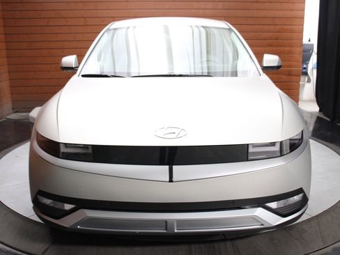 Used 2023 Hyundai Ioniq 5 SEL image 2