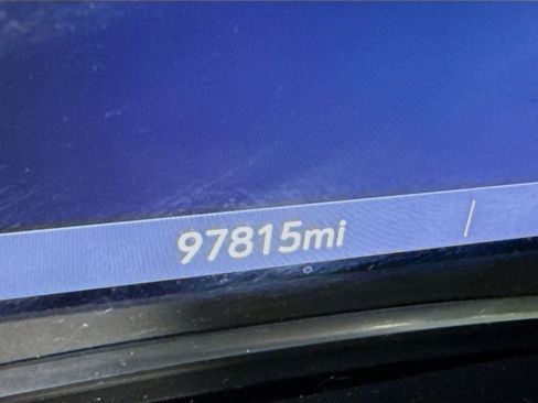 Used 2021 Chevrolet Traverse LT image 4