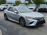 Used 2020 Toyota Camry SE image 3