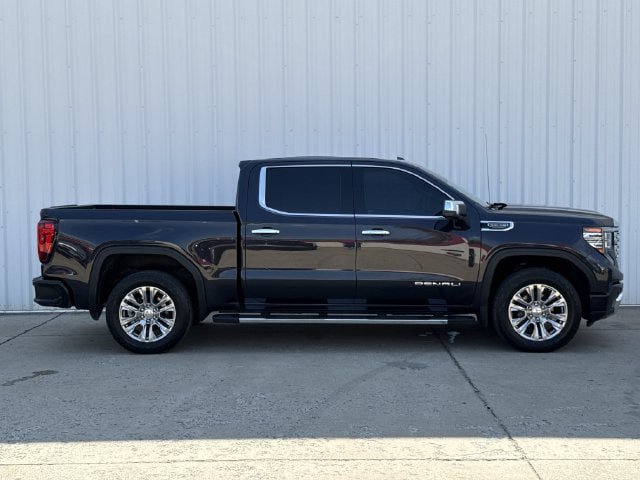 Used 2024 GMC Sierra 1500 Denali w/ Technology Package AWD/4WD image 3