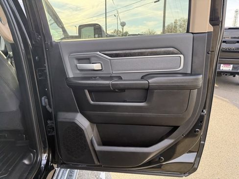 Used 2019 RAM 2500 Big Horn image 35