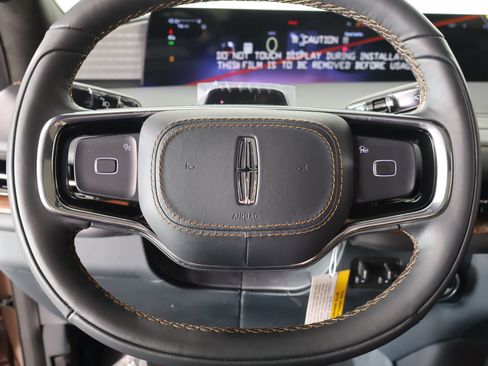 New 2026 Lincoln Navigator Black Label AWD/4WD image 3