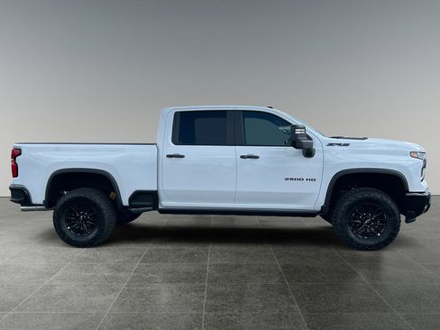 New 2026 Chevrolet Silverado 2500 ZR2 w/ LPO, Dark Essentials Package AWD/4WD image 8