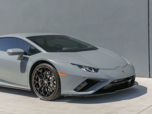 Used 2022 Lamborghini Huracan EVO RWD image 37