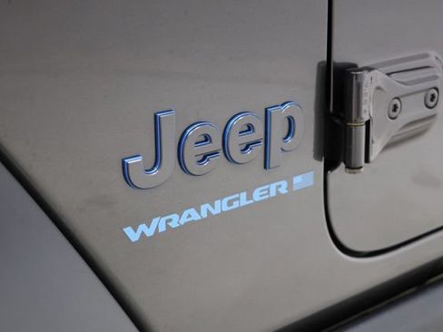 Used 2023 Jeep Wrangler Unlimited w/ Cold Weather Group AWD/4WD image 10
