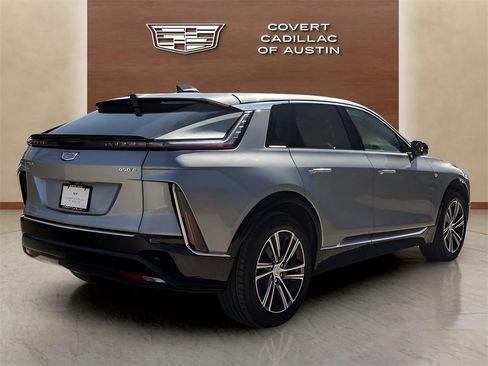 Certified 2024 Cadillac Lyriq Luxury image 4