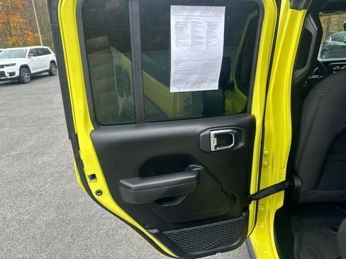 Used 2023 Jeep Wrangler Unlimited w/ Cold Weather Group image 28