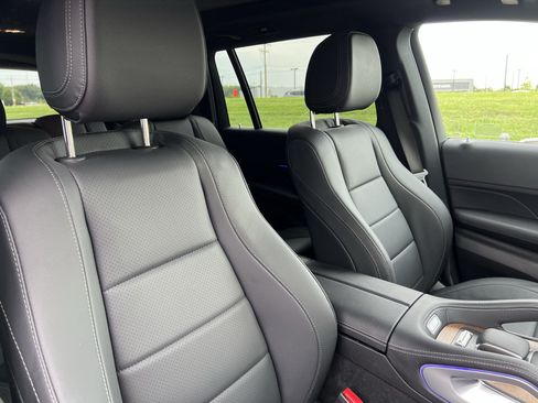 Used 2025 Mercedes-Benz GLS 450 4MATIC w/ AMG Line Exterior image 35