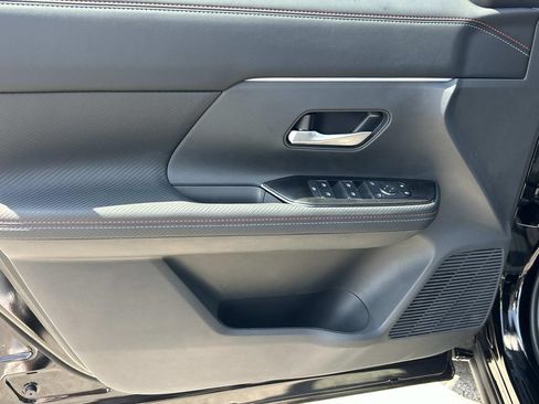 New 2026 Nissan Kicks SR w/ SR Premium Package FWD image 16