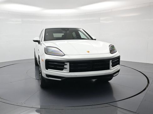 Certified 2026 Porsche Cayenne E-Hybrid Coupe AWD/4WD image 33