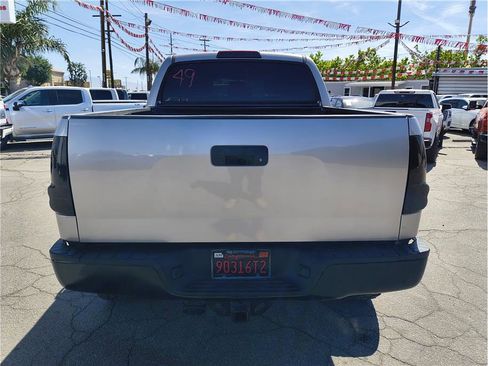 Used 2013 Toyota Tundra 2WD CrewMax w/ Tow Pkg image 12