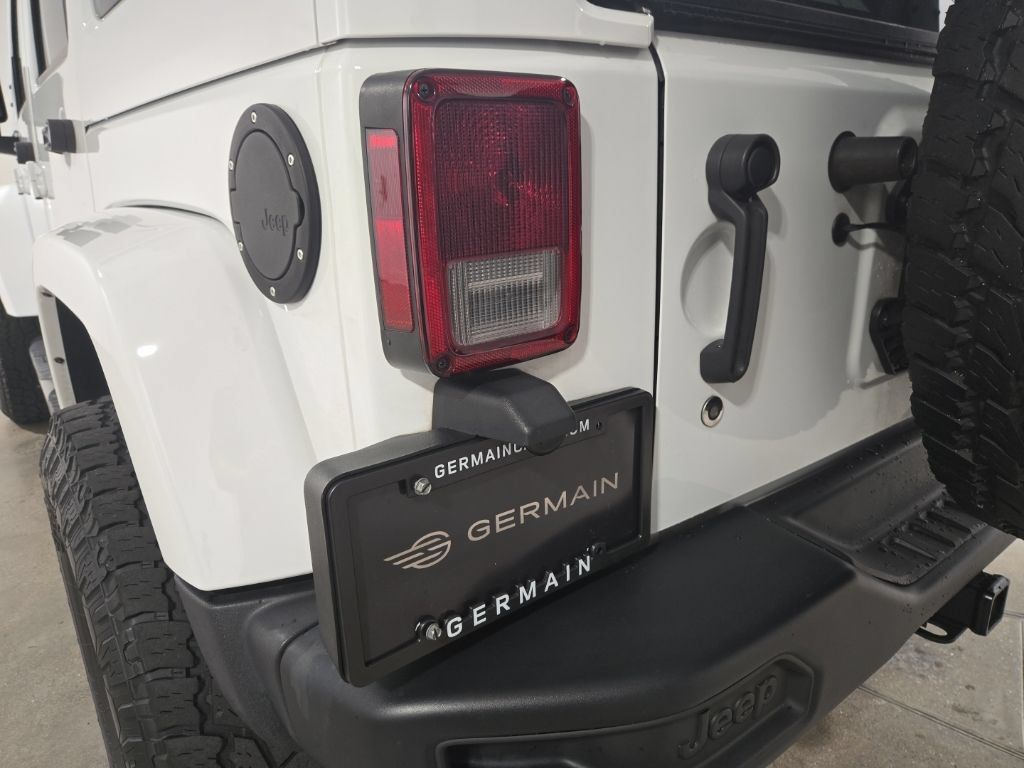 Used 2017 Jeep Wrangler Unlimited Rubicon AWD/4WD image 10