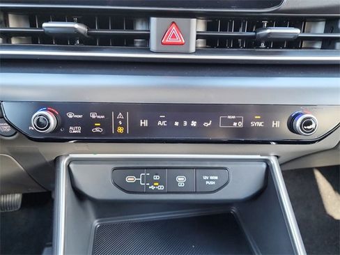 New 2026 Kia Carnival image 23