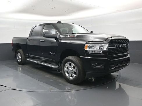 Used 2024 RAM 2500 Big Horn w/ Safety Group AWD/4WD image 1