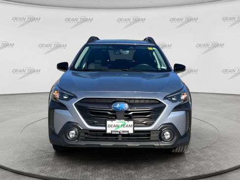 Used 2024 Subaru Outback Premium AWD/4WD image 2