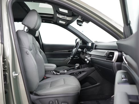 Used 2024 Kia Telluride EX X-Line AWD/4WD image 11