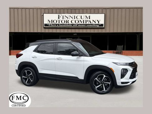 Used 2023 Chevrolet TrailBlazer RS w/ Sun and Liftgate Package FWD image 1