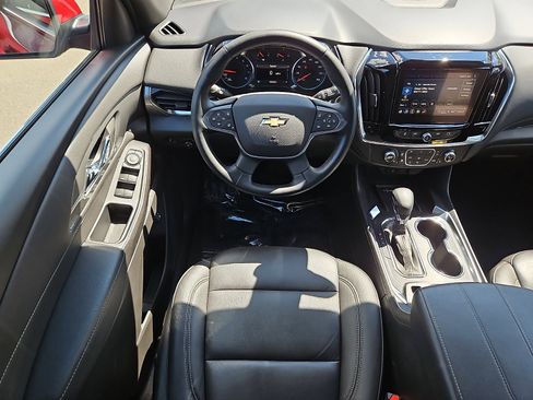 Used 2023 Chevrolet Traverse LT AWD/4WD image 11