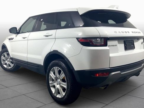 Used 2017 Land Rover Range Rover Evoque SE Premium image 11