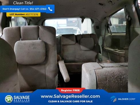 Used 2013 Dodge Grand Caravan SXT FWD image 13
