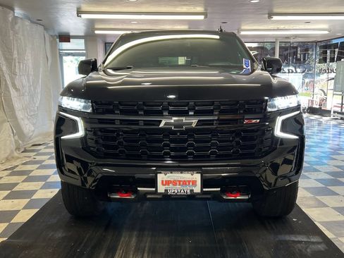Used 2023 Chevrolet Tahoe Z71 w/ Luxury Package AWD/4WD image 2