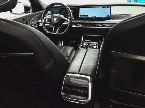 Used 2024 BMW 750e xDrive w/ Premium Package AWD/4WD image 38