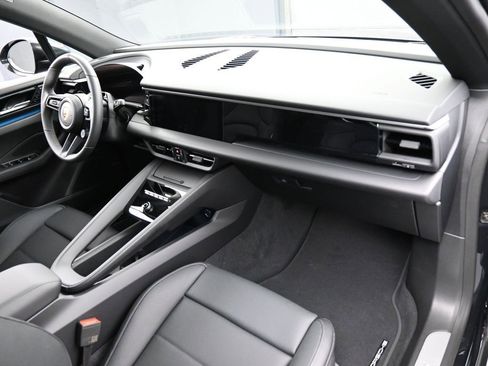 New 2026 Porsche Macan 4 Electric AWD/4WD image 31