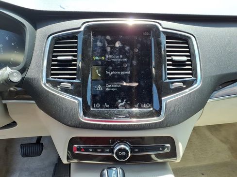 Used 2016 Volvo XC90 T6 Momentum w/ Momentum Plus Package AWD/4WD image 12