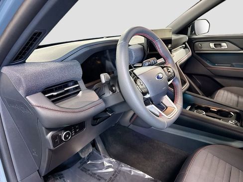 Used 2025 Ford Explorer ST-Line w/ Premium Package image 5