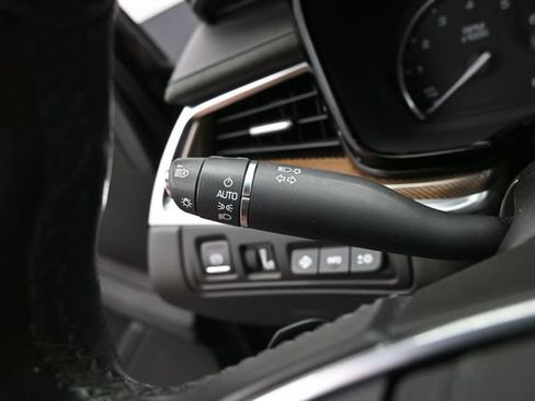 Used 2019 Cadillac XT5 Platinum AWD/4WD image 16