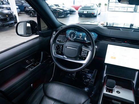 Used 2024 Land Rover Range Rover SE AWD/4WD image 10