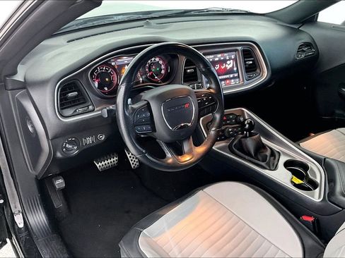 Used 2021 Dodge Challenger R/T w/ Blacktop Package image 18