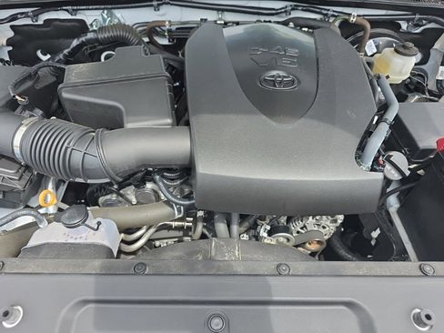 Used 2023 Toyota Tacoma SR5 w/ Technology Package image 29