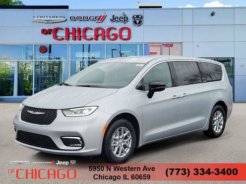 New 2026 Chrysler Pacifica Select FWD image 2