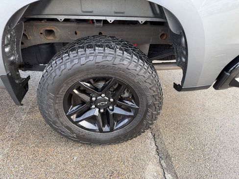 Used 2020 Chevrolet Silverado 1500 Custom Trail Boss w/ Custom Convenience Package image 12