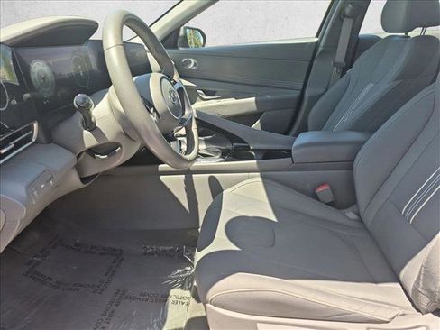 Used 2023 Hyundai Elantra SEL w/ Convenience Package FWD image 16