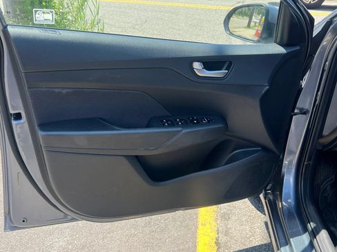 Used 2019 Hyundai Accent SE FWD image 8