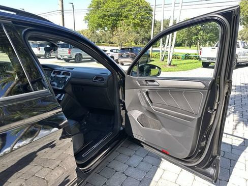 Used 2022 Volkswagen Tiguan SE R-Line FWD image 23