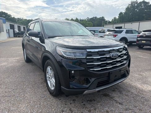 New 2026 Ford Explorer Active w/ Active Comfort Package RWD image 4