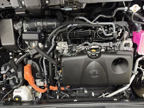 Used 2023 Toyota RAV4 XLE Premium image 39