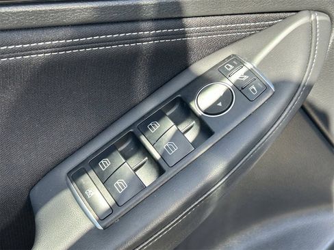 Certified 2018 INFINITI QX30 LUXE image 28