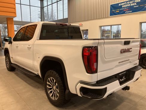 Used 2022 GMC Sierra 1500 AT4 w/ AT4 Premium Package image 7