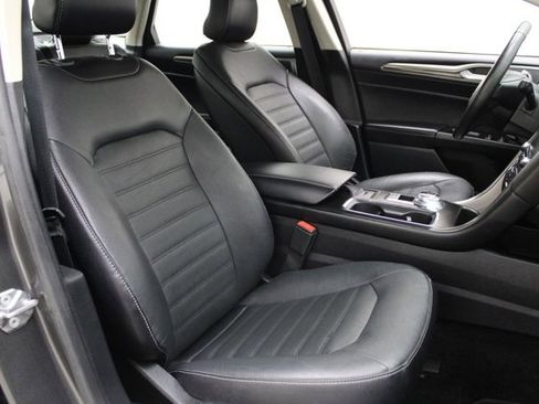 Certified 2018 Ford Fusion Energi SE image 4