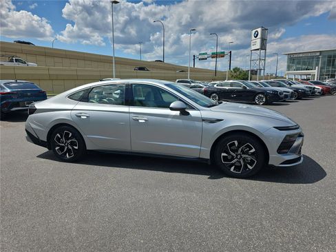 Used 2024 Hyundai Sonata SEL FWD image 1